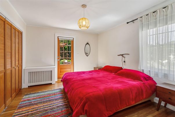 Bedroom, Interior, Pendant Lights, Wood Texture Flooring