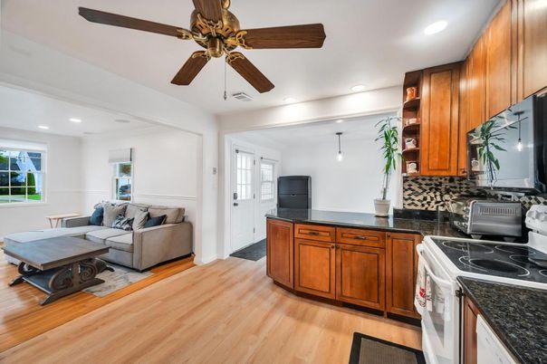 Interior, Kitchen, Living room, Recessed Lighting, Wood Texture Flooring
