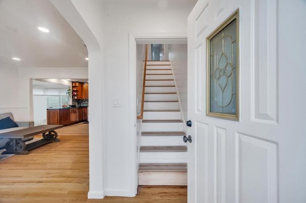 Interior, Recessed Lighting, Wood Texture Flooring