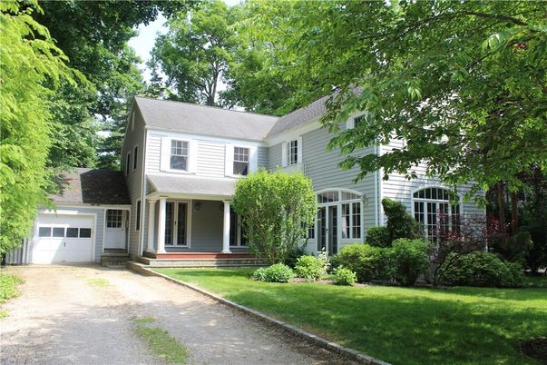 Attached, Exterior, Facade, Farmhouse