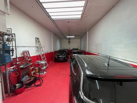 Garage, Interior