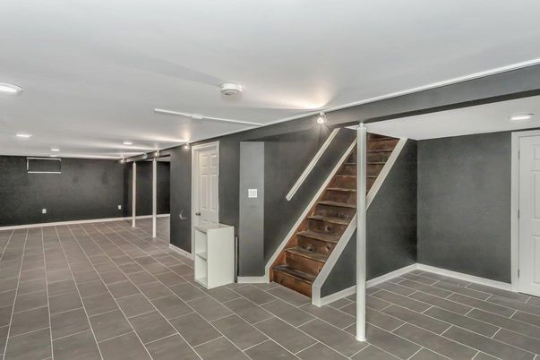 Empty room, Interior, Recessed Lighting