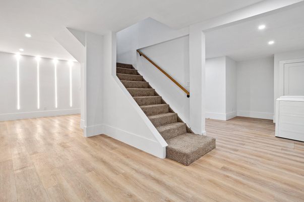 Interior, Recessed Lighting, Wood Texture Flooring