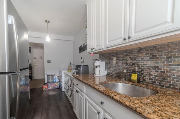 Interior, Kitchen, Pendant Lights, Wood Texture Flooring