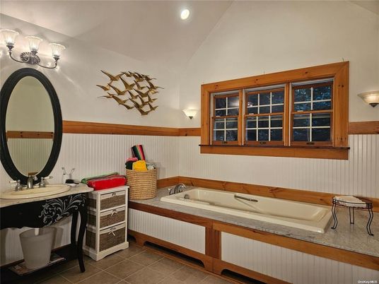 Bathroom, Interior, Recessed Lighting