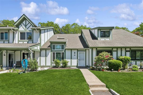 Exterior, Facade, Tudor Revival