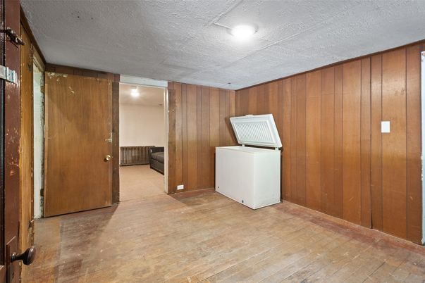 Interior, Washer, Wood Texture Flooring, Wooden Walls