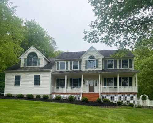 Exterior, Facade, Farmhouse