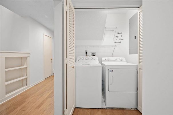 Interior, Utility Closets, Washer, Wood Texture Flooring