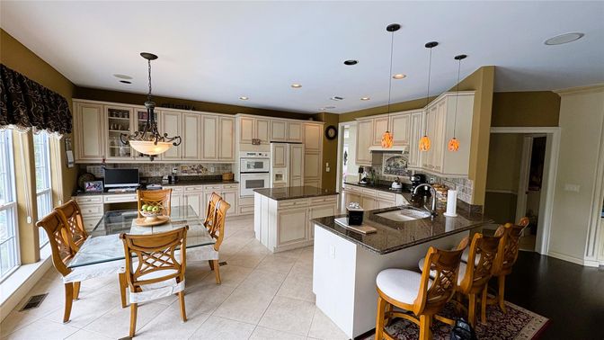 Dining room, Interior, Kitchen, Pendant Lights, Recessed Lighting