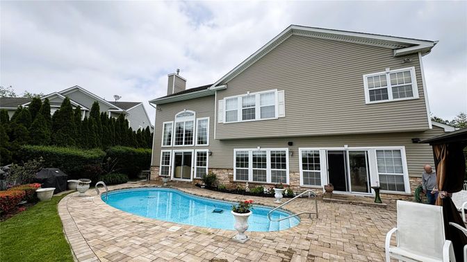 Exterior, Pool
