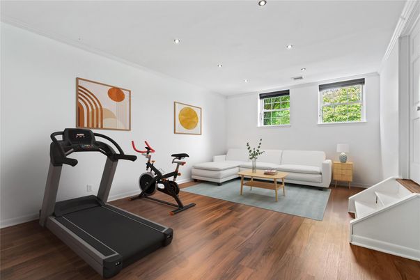 Fitness Equipment, Interior, Living room, Recessed Lighting, Wood Texture Flooring