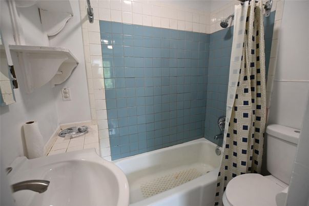 Bathroom, Interior, Tile Countertops