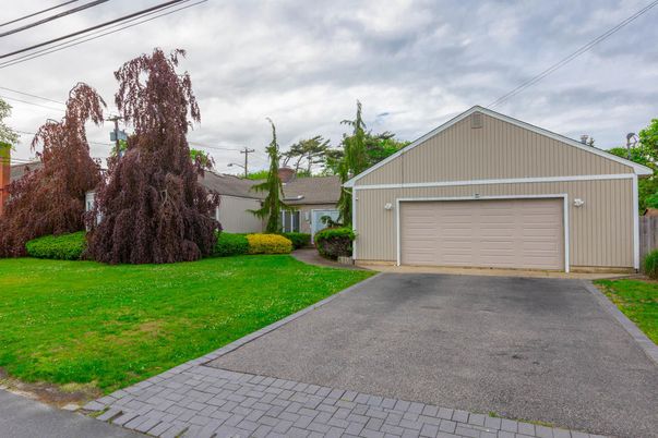 Detached Garage, Exterior