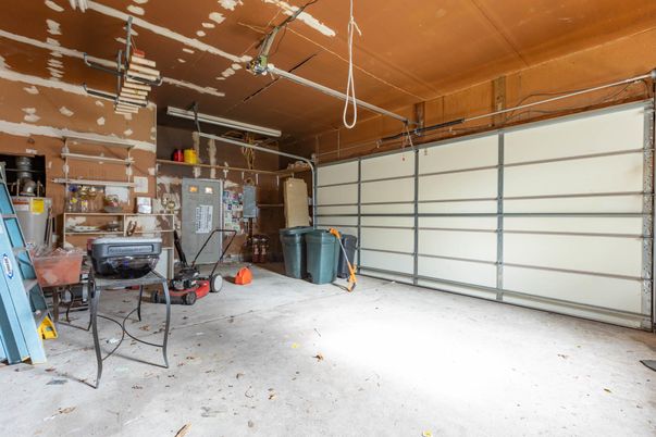 Garage, Interior