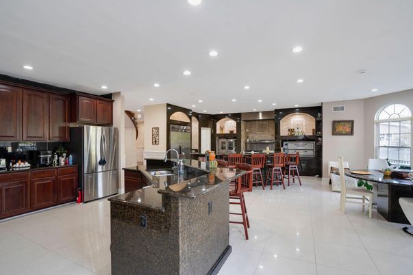 Dining room, Interior, Kitchen, Recessed Lighting, Stainless Steel Appliances