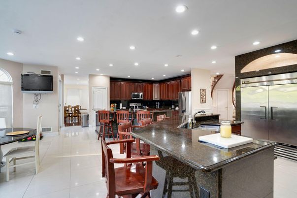 Dining room, Interior, Kitchen, Recessed Lighting, Stainless Steel Appliances