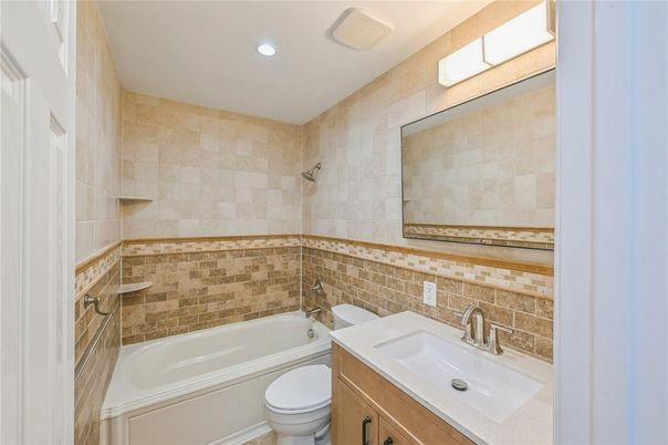 Bathroom, Interior, Recessed Lighting
