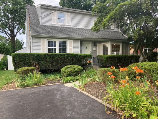 Exterior, Facade, Cape Cod