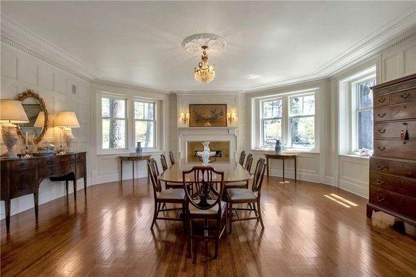Chandelier, Dining room, Fireplace, Interior, Wood Texture Flooring