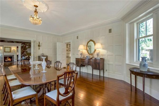 Chandelier, Dining room, Fireplace, Interior, Wood Texture Flooring