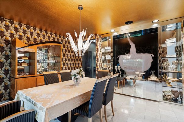 Dining room, Interior, Recessed Lighting