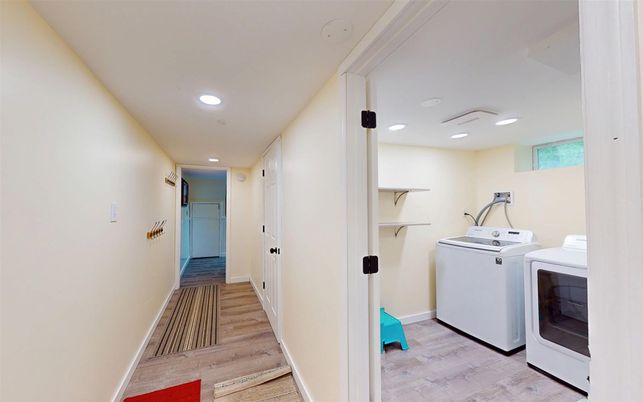 Interior, Recessed Lighting, Washer, Wood Texture Flooring