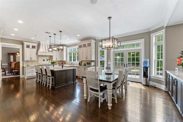 Chandelier, Dining room, Interior, Kitchen, Pendant Lights, Recessed Lighting, Wood Texture Flooring