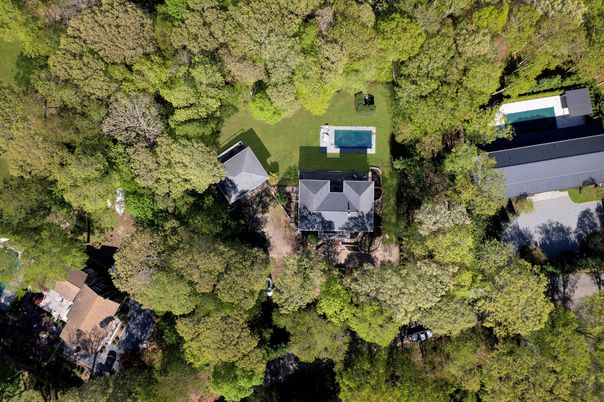 Exterior, Drone