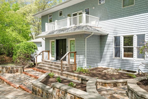 Exterior, Facade, American Foursquare