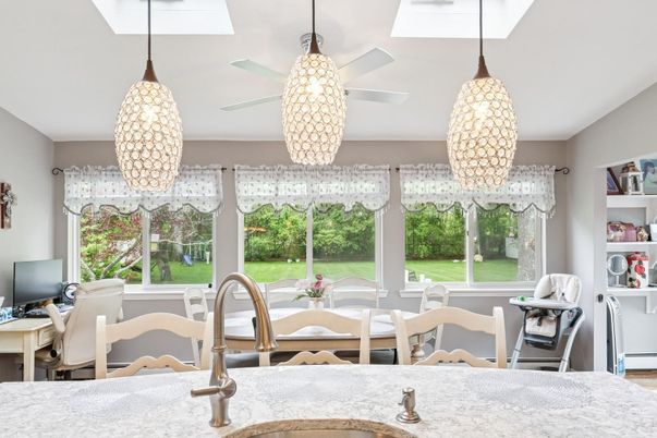 Chandelier, Dining room, Interior, Pendant Lights