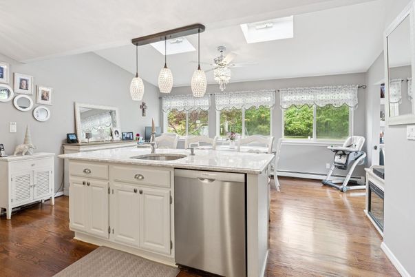 Dining room, Interior, Kitchen, Pendant Lights, Wood Texture Flooring