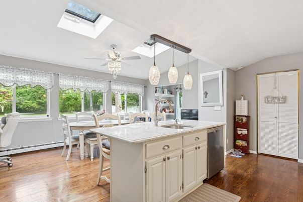 Dining room, Interior, Kitchen, Pendant Lights, Wood Texture Flooring
