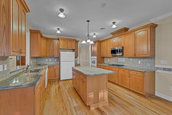 Interior, Kitchen, Pendant Lights, Wood Texture Flooring