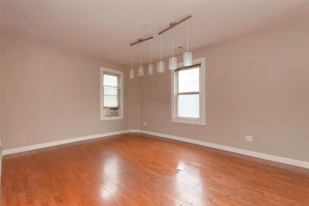 Empty room, Interior, Pendant Lights, Wood Texture Flooring