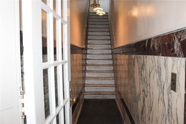 Elevator, Interior