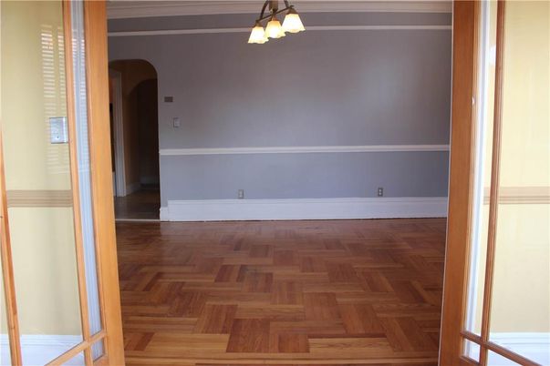 Chandelier, Empty room, Interior, Wood Texture Flooring