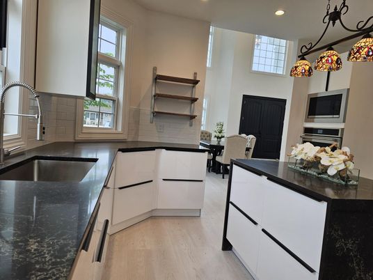 Dining room, Interior, Kitchen, Pendant Lights, Recessed Lighting, Wood Texture Flooring