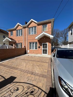 Exterior, Facade, Brick Facade, Brick Traditional