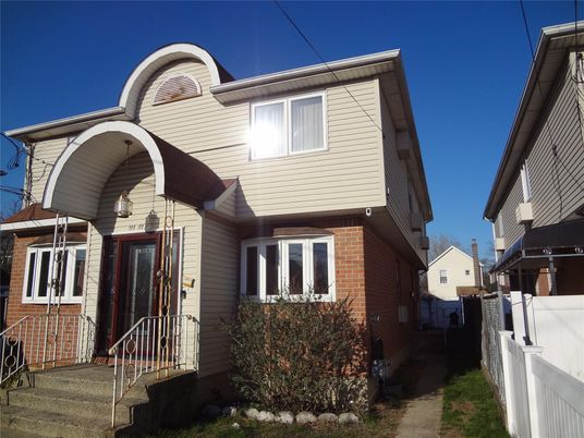 Exterior, Facade, Brick Facade, Queen Anne Victorian