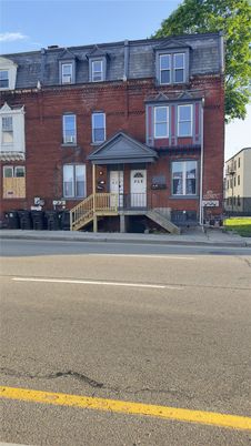 Exterior, Facade, Brick Facade, Rowhouse