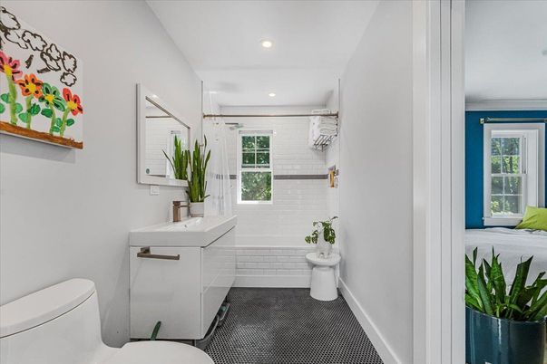 Bathroom, Interior, Recessed Lighting