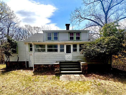 Exterior, Facade, American Foursquare