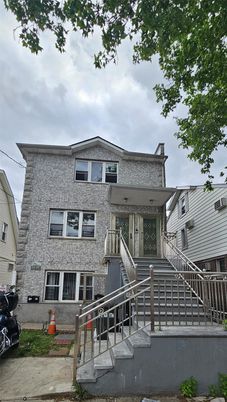 Exterior, Facade, Brick Facade, Rowhouse