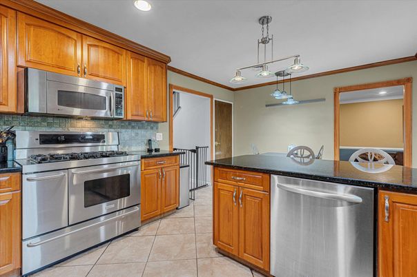 Interior, Kitchen, Pendant Lights, Recessed Lighting, Stainless Steel Appliances