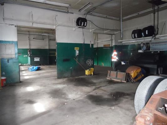 Garage, Interior