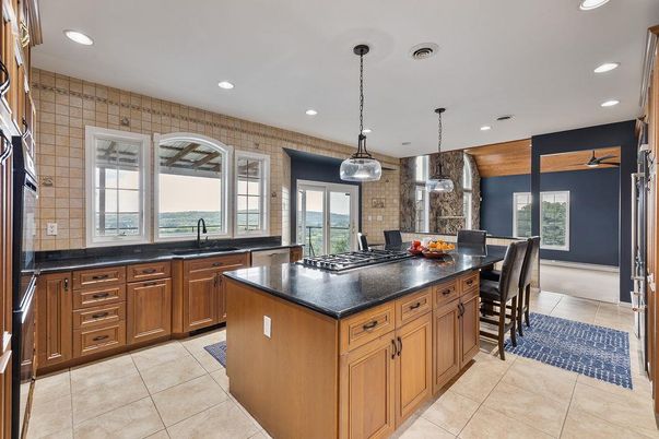 Dining room, Interior, Kitchen, Pendant Lights, Recessed Lighting, Water