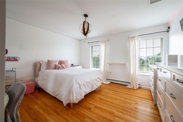 Bedroom, Interior, Pendant Lights, Wood Texture Flooring