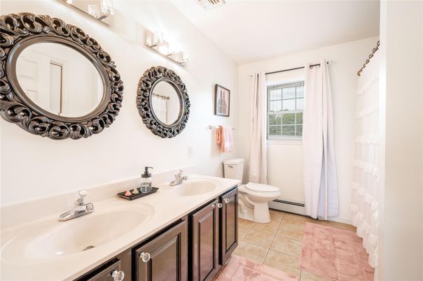 Bathroom, Dual Sink Vanities, Interior