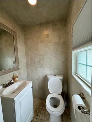 Bathroom, Interior, Recessed Lighting